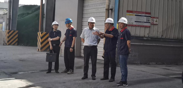 集團公司黨委委員、股份公司黨委書記、總經(jīng)理蔣培進到建材公司調(diào)...